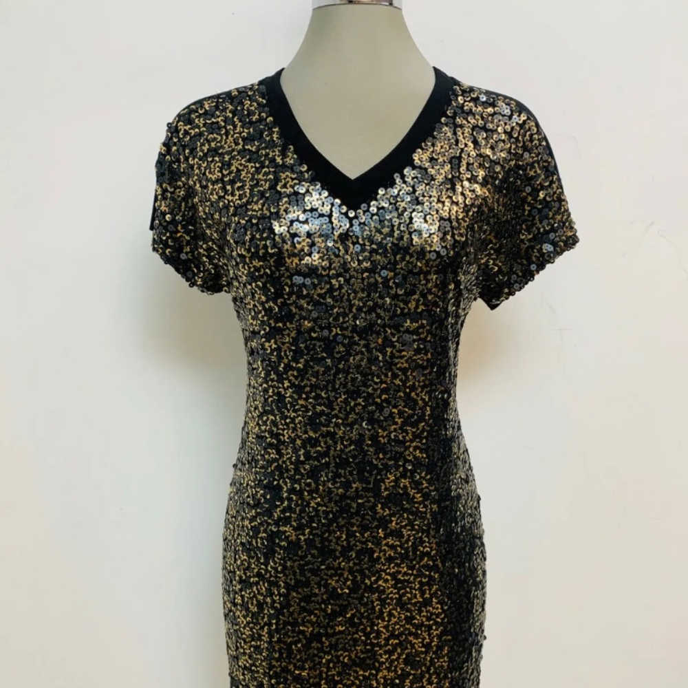 Calvin Klein NWT Elegant BLACK/GOLD Sequined V neck Cocktail Dress, size S
